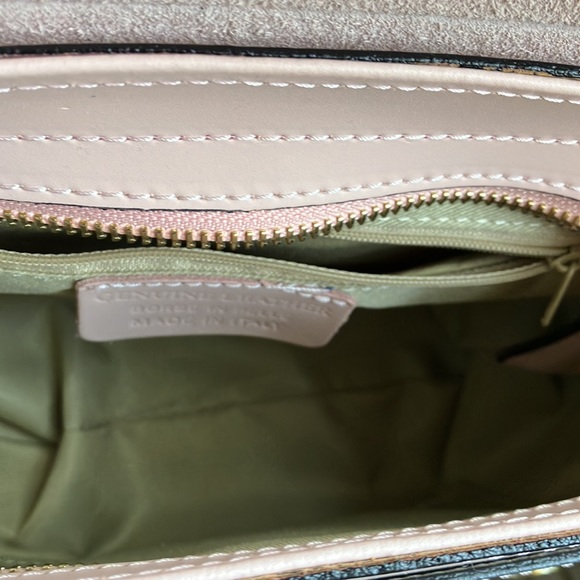 Women handbag nice leather bag but never carried it. Looks new - Picture 2 of 13